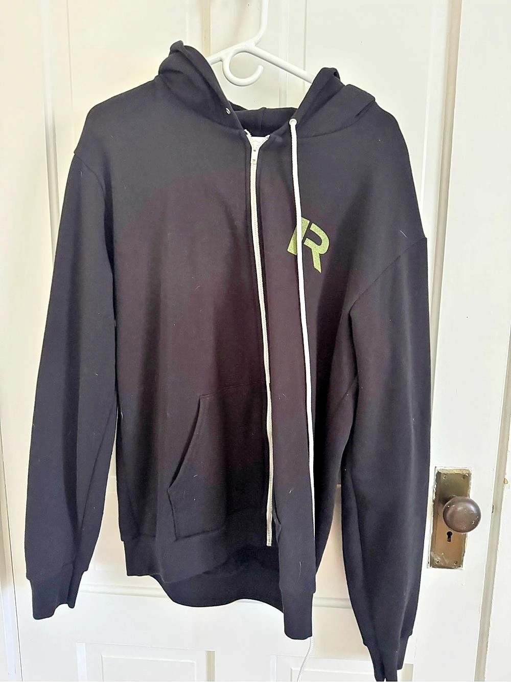 Rogue Black Pullover Hoodie Size XL Like New